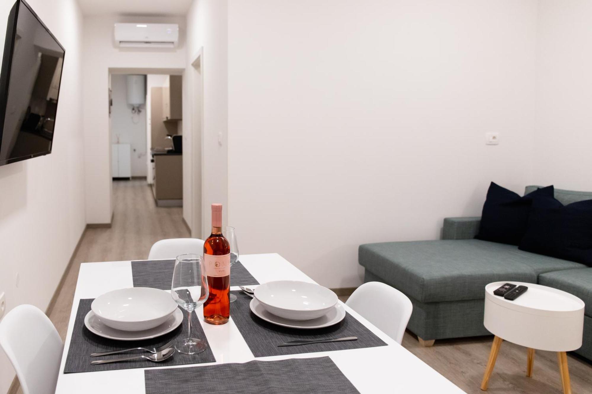 Oliver Street Apartment Vipava Exterior photo