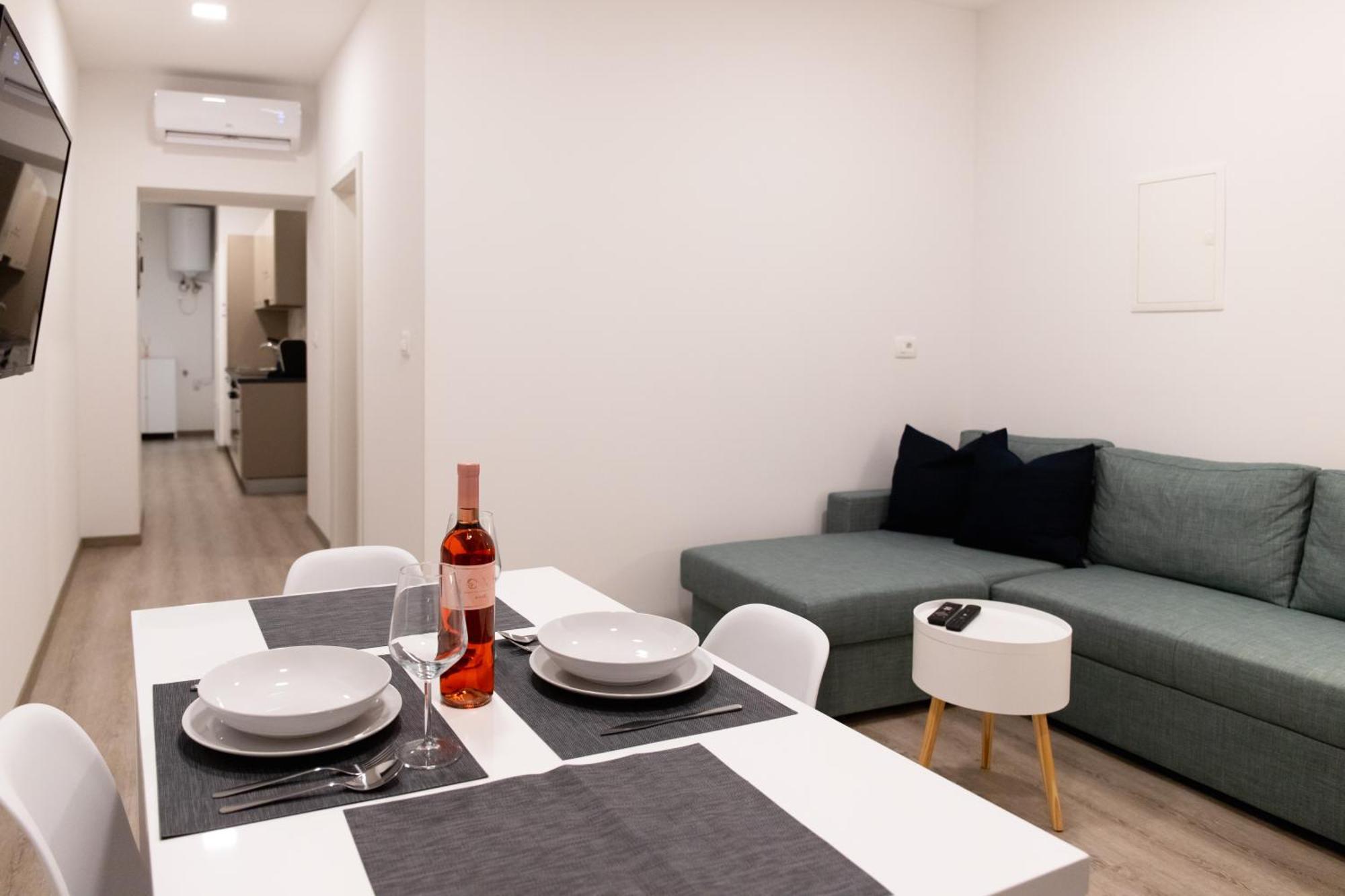 Oliver Street Apartment Vipava Exterior photo